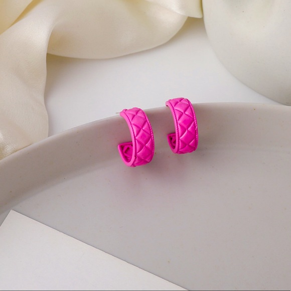 Pink earrings! - Picture 1 of 2